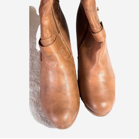 Top Moda Brown Quilted Knee High Boots Women’s 10 New 3” Heel Gold Hardware - Picture 10 of 14